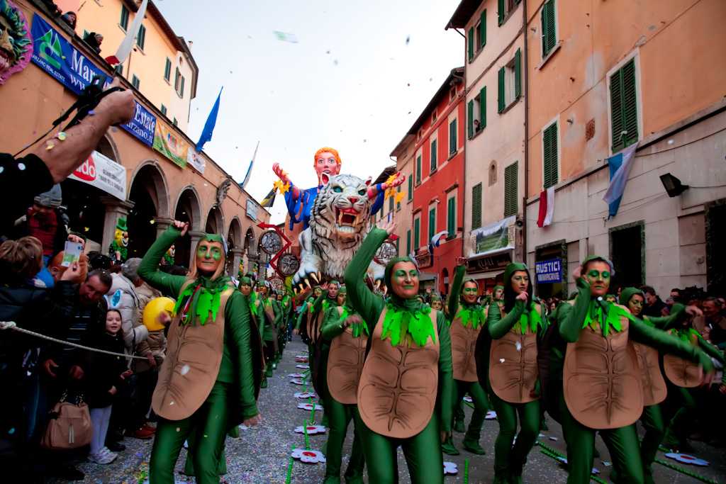 Sfilata di Bombolo al Carnevale di Foiano della Chiana